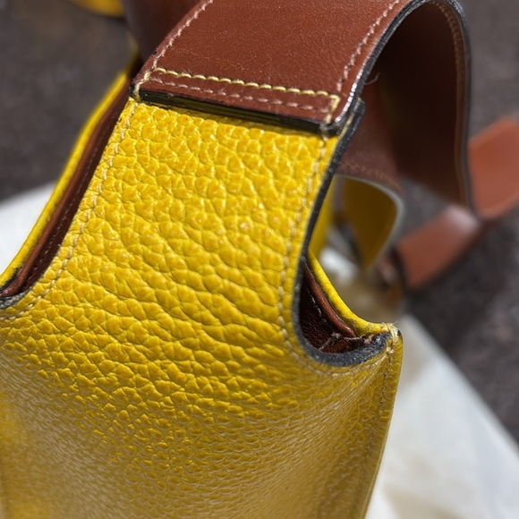 Salvatore Ferragamo handbag - Picture 9 of 10